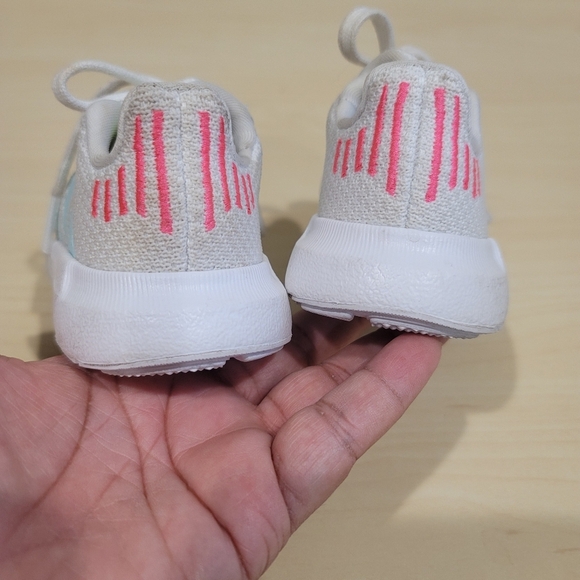 Adidas Swift Run 1.0 Kids Sneakers - Sz 5K - Picture 4 of 12